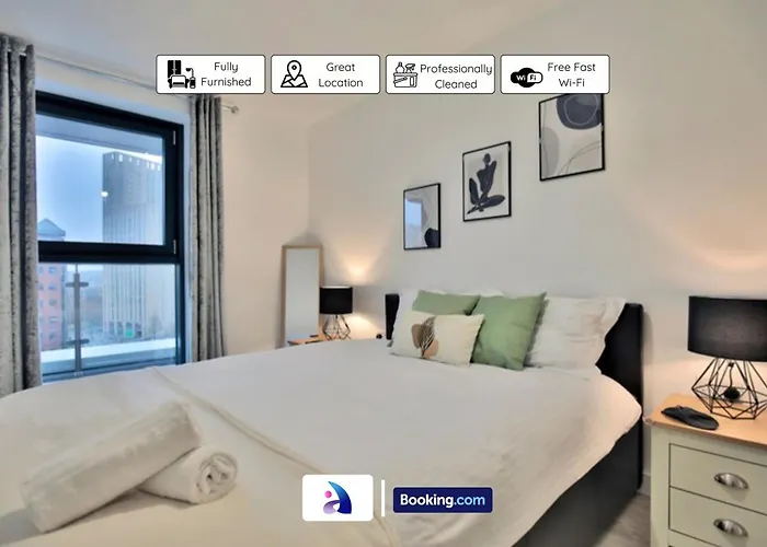 Modern 2 Bed, 2 Bath With Ensuite By Avalora Short Lets & Serviced Salford With Balcony, Near Tram Stop Salford Quays * Mánchester