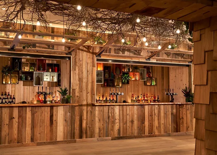 Ξενοδοχείο Treehouse 4*