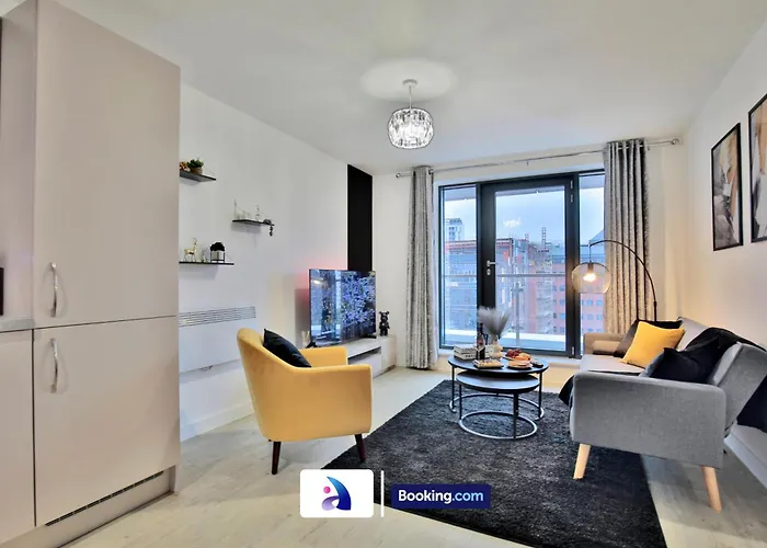 Apartamento Modern 2 Bed, 2 Bath With Ensuite By Avalora Short Lets & Serviced Salford With Balcony, Near Tram Stop Salford Quays Mánchester