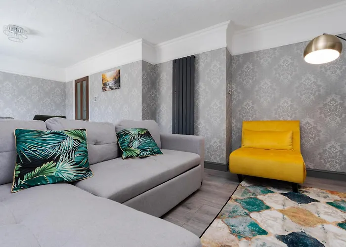 펜션 Boutique 3bd Opposite Etihad & Coop - Free Parking - Pool Table *