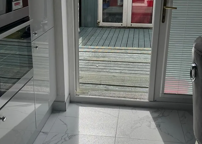 別荘 Away From マンチェスター