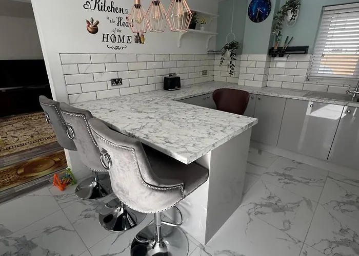 Away From 別荘 マンチェスター