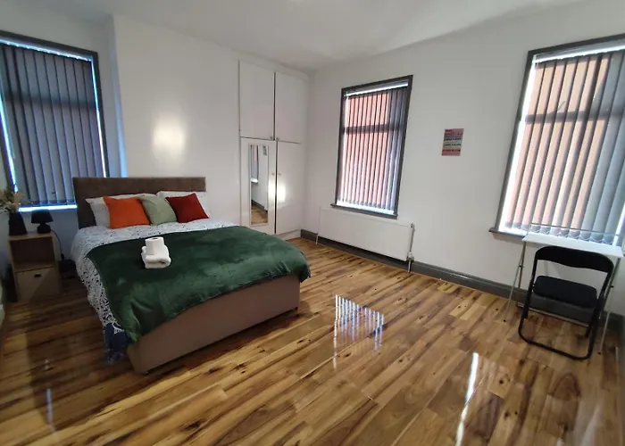 Double-bedroom In The Heart Of Harpurhey A4 Perfect For Short Pensjonat *