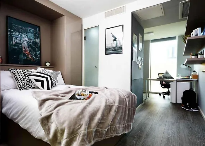 For Students Only Uninist First Street Μάντσεστερ