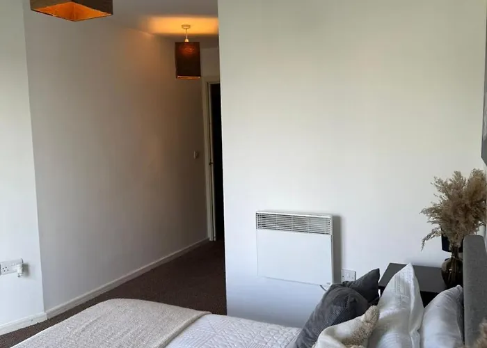 Cozy In A Shared Flat By Etihad And Coop Live Arena *