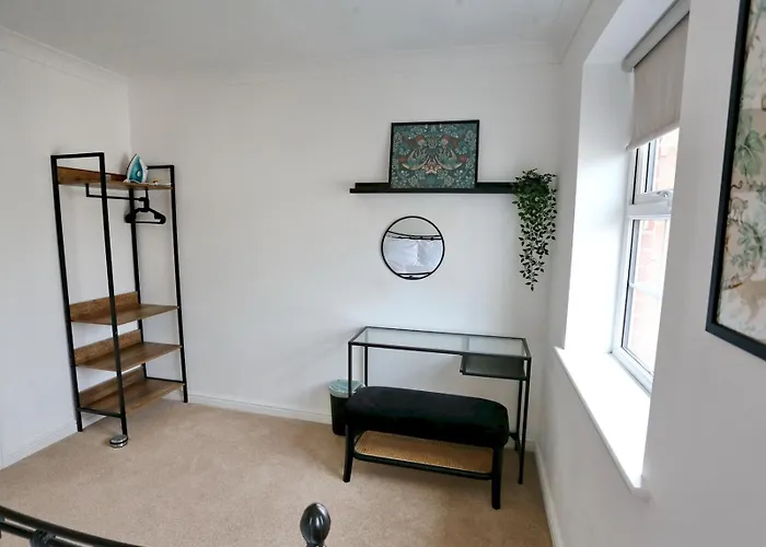 Dom wakacyjny Spacious 3-Bed City Home-Ao Arena, Northern Qtr - Pass The Keys *