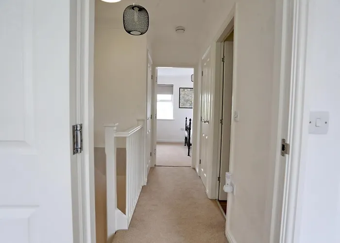 Spacious 3-Bed City Home-Ao Arena, Northern Qtr - Pass The Keys