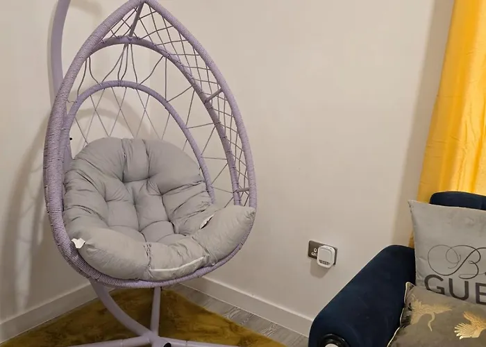 Mega7 Spacious 2bedroom Apartment, 2 Bathrooms, Balcony And Free Parking * Manchester