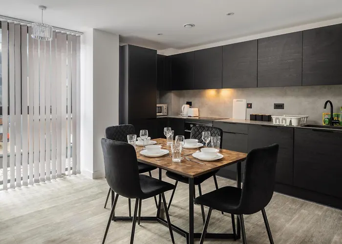 Pristine Old Trafford & Centre 2bd 2bt - Balcony Appartement