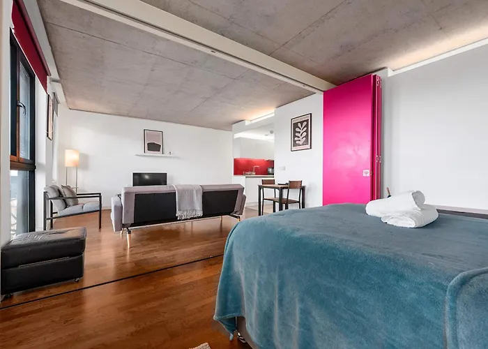 Stunning Canal Side Flat By Superhost *