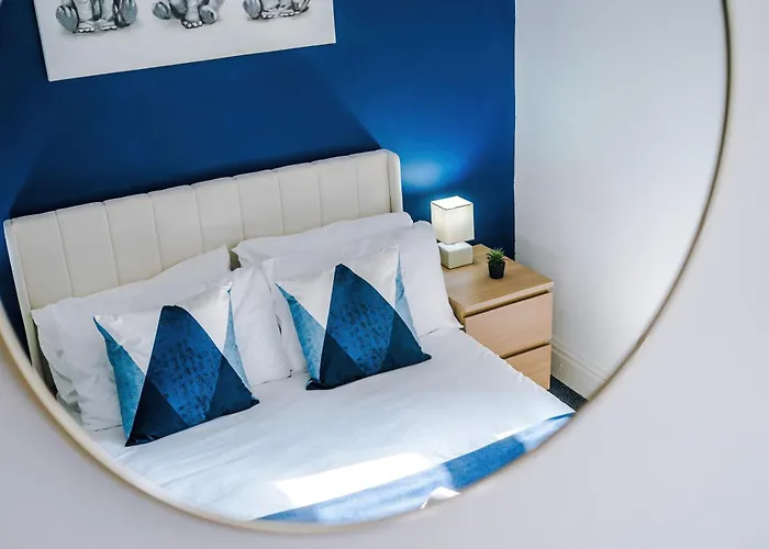 Tatil Evi New Large 4 Bedroom House, Sleeps 9, Games Room, Free Parking, Ps4 *