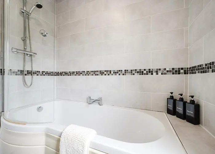 Modern 2 Bedroom House With Parking Tatil Evi *