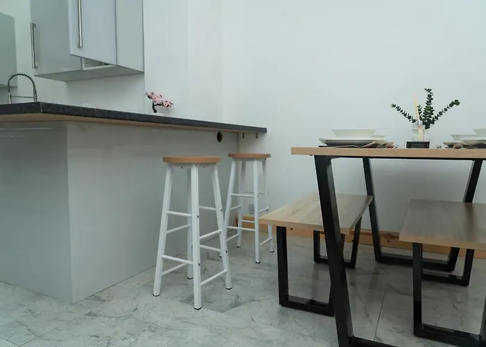 4 Bed Failsworth - 3 Bathrooms - Free Parking - Mon-fri - Ideal For Contractors And Families Tatil Evi Manchester