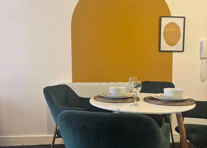 Budget Friendly Private - Free Parking *