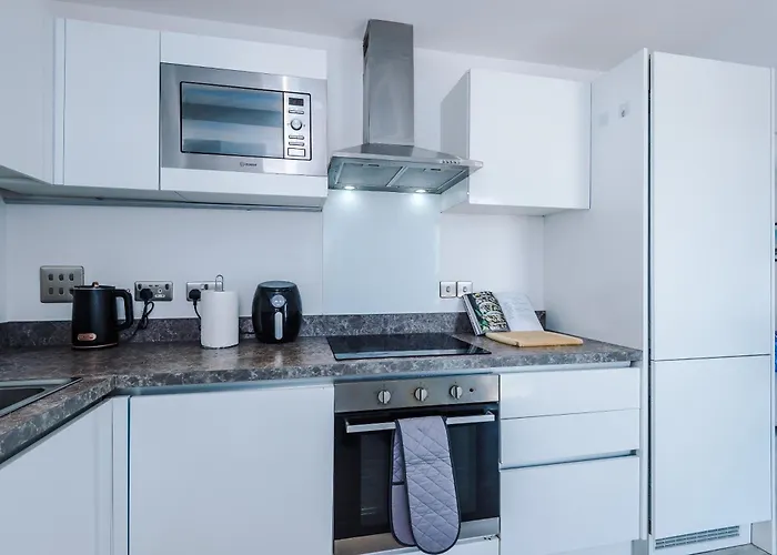 2br Flat In Salford, Modern, Centre, Wifi, Kitchen 맨체스터
