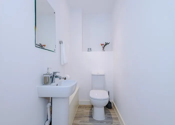 2br Flat In Salford, Modern, Centre, Wifi, Kitchen 아파트 *