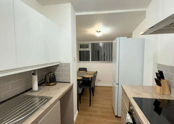 Contractor Stays, Fast Wifi, Free Parking, Work *