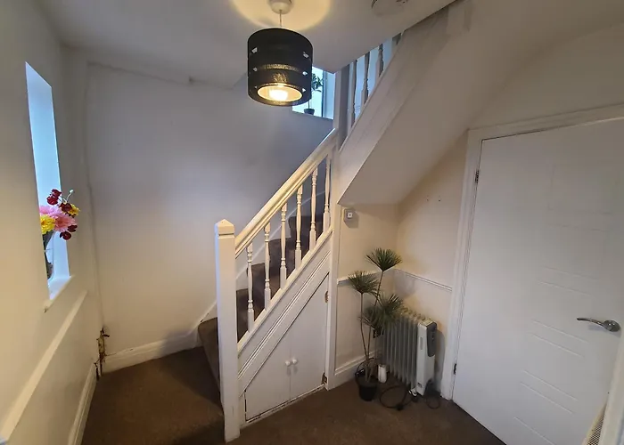 Starlet Single Manchester