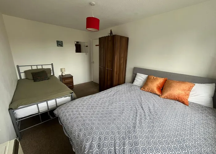 Cosy 2 Bedroom Near Centre アパート *