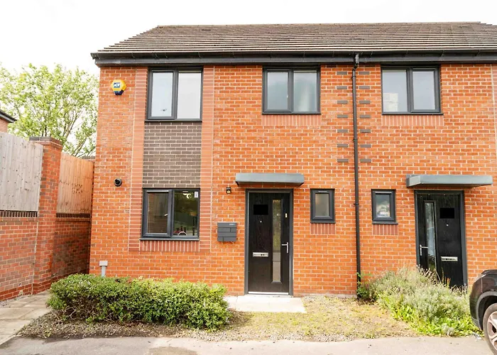 בית נופש S Veranda - Near Lidl & Bus -4 Bed 6 Sleep