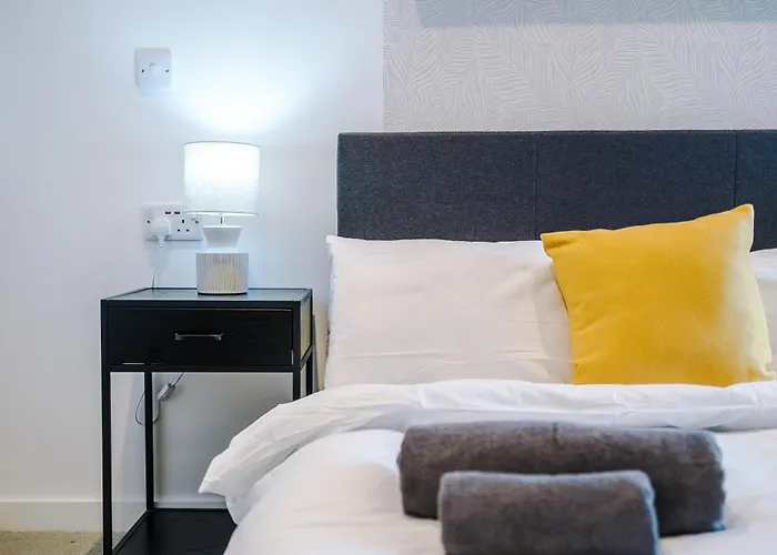 아파트 Duplex In Salford, 2br&2ba, Full Kitchen *