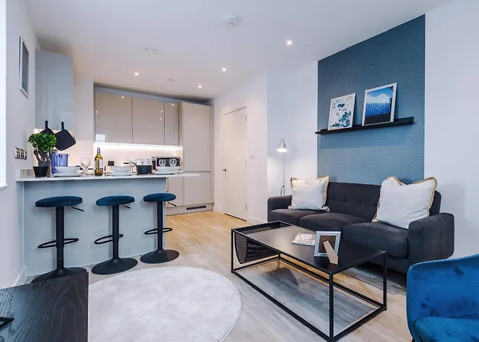 아파트 Duplex In Salford, 2br&2ba, Full Kitchen *