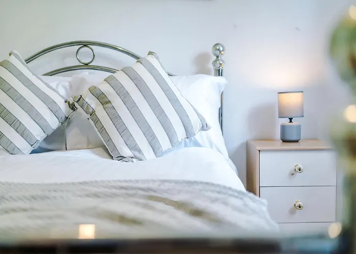 Spacious 3bed In Stretford, Sleeps 6, Parking Prázdninový dům