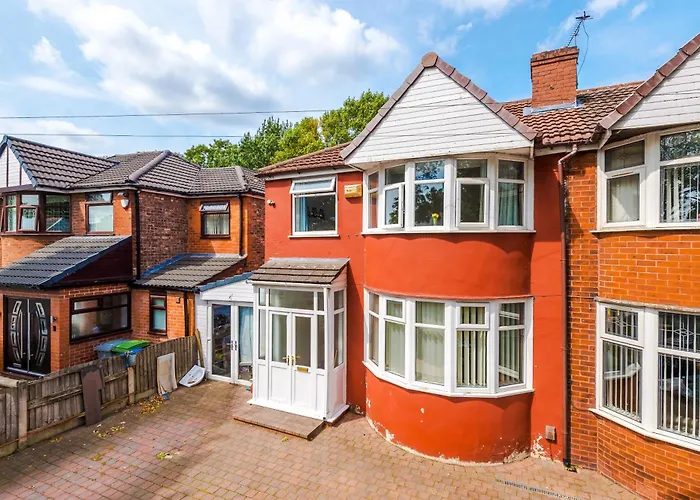 Spacious 3bed In Stretford, Sleeps 6, Parking Prázdninový dům Manchester