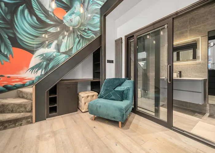 West Didsbury Retreat L Cinema L Sleeps 8 Manchester