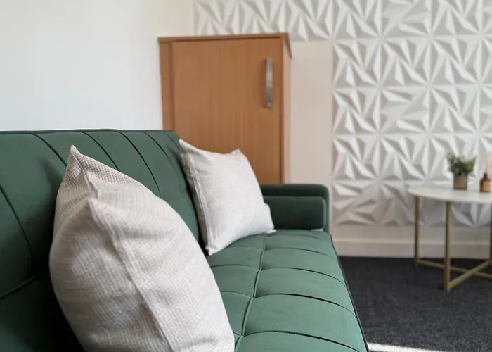 Daire Luxury And Cosy Near Old Trafford M16 ,free Private Parking,fast Wi-fi,self Check-in Anytime Perfect For Late Arrivals, 5 Minutes To Old Trafford Stadium Manchester