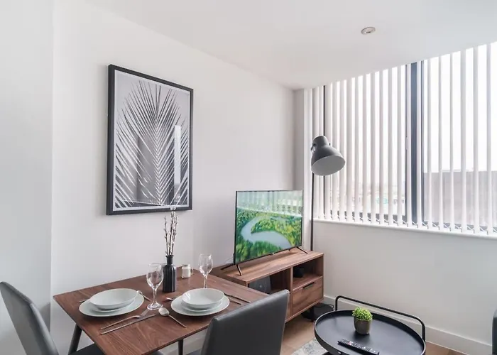 Zeni, Alexandra Rise Cosy Manchester