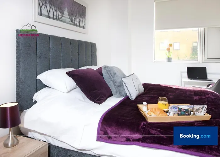 Lägenhet Premium Deals On Modern 2 -bed 2-bath For Movers & Pros By Hedgerow L Embrace Comfort And Ease With Our Inviting 2 Bedroom L Attractions Like Science And Industry Museum, Museum & Art Gallery *