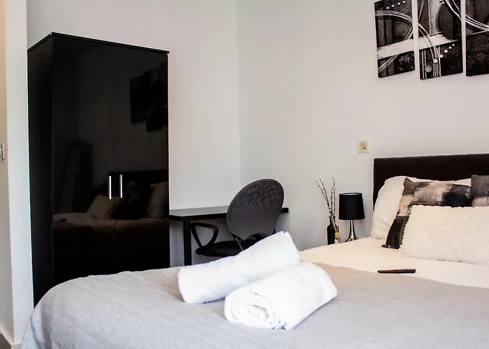 Daire Modern 2 Bed Center *