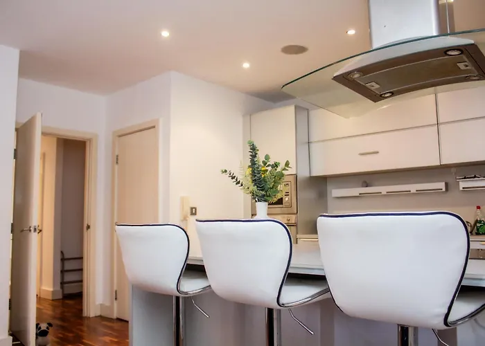 Modern 2 Bed Center * Manchester