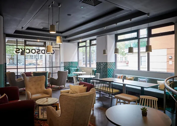 Leonardo 4* 맨체스터