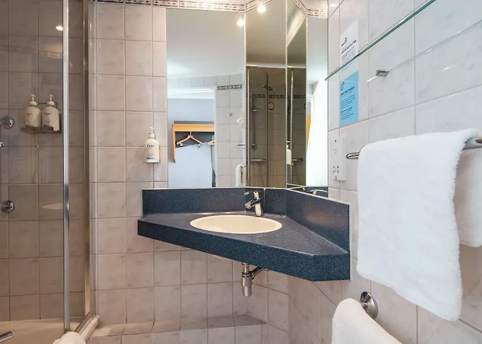 Express East By Ihg 3*