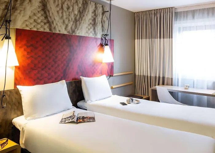 Ibis Centre Princess Street Hotel 3*