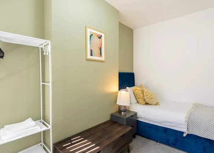 Spacious 3br Family With Big Garden