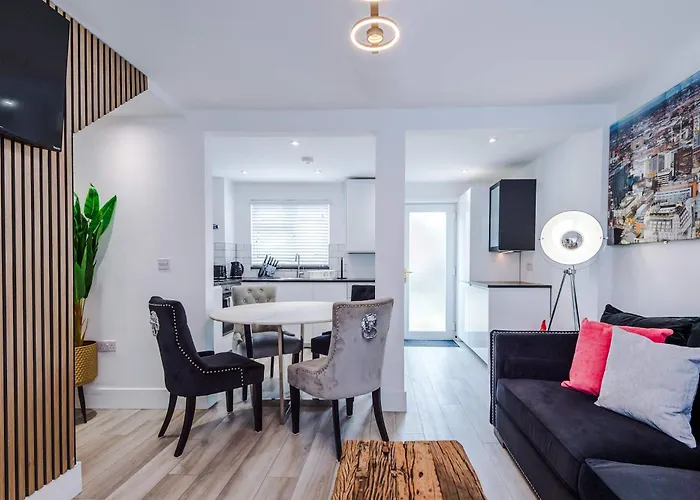 Minutes To The Coop Live Arena & Etihad Stadium - Free Parking W Ev Charger *