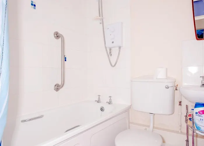 Away From 맨체스터