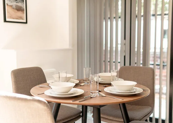 Contemporary 2bed Near Etihad *