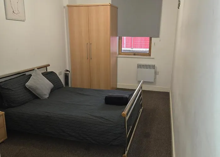 Spacious 2 Bedroom Centre