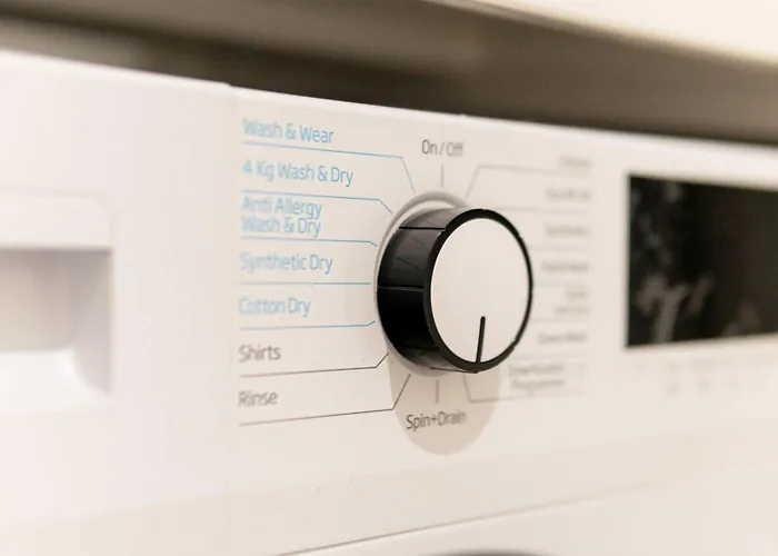 Contemporary 2bed Near Etihad *