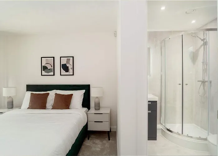 Contemporary 2bed Near Etihad