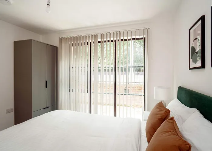 Contemporary 2bed Near Etihad Apartment