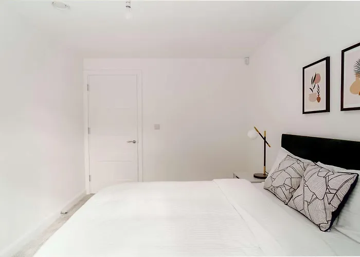 Apartment Contemporary 2bed Near Etihad Manchester