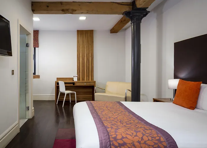 Roomzzz 4* מנצ'סטר