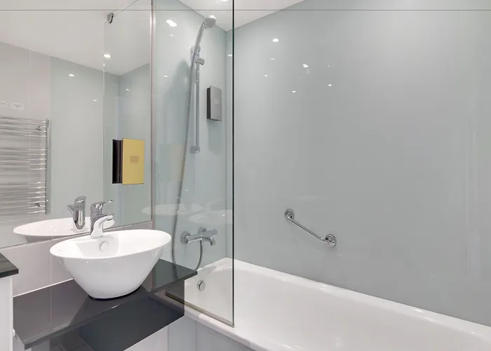 By Marriott Piccadilly 4*