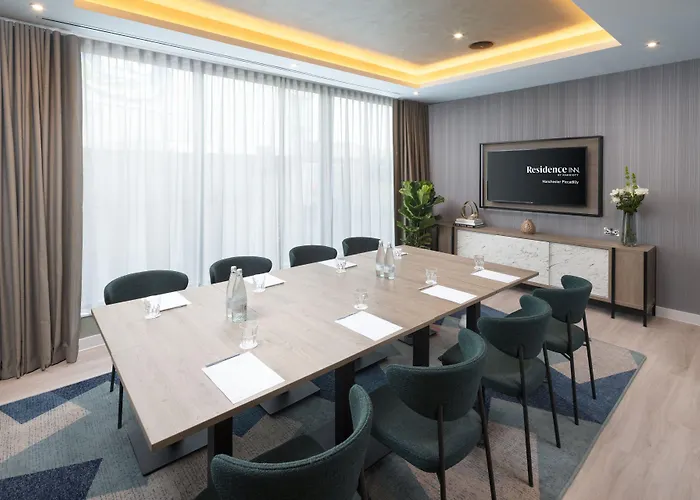 ホテル By Marriott Piccadilly 4*