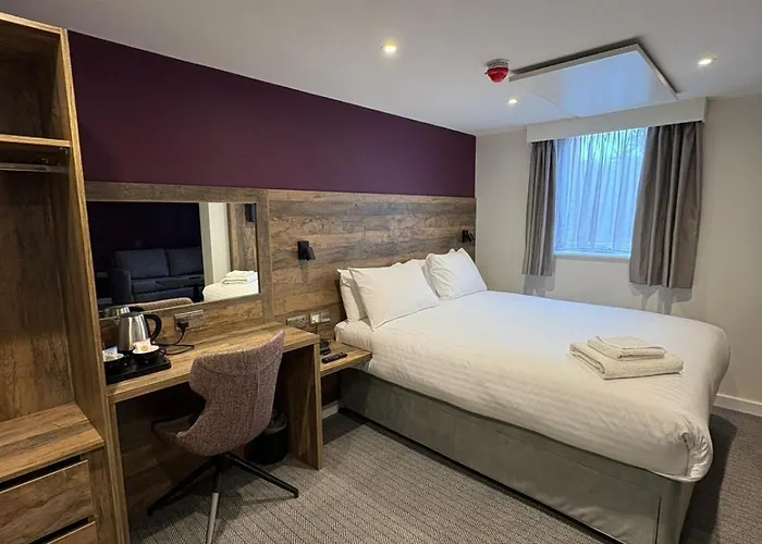 The Waterside And Leisure Club